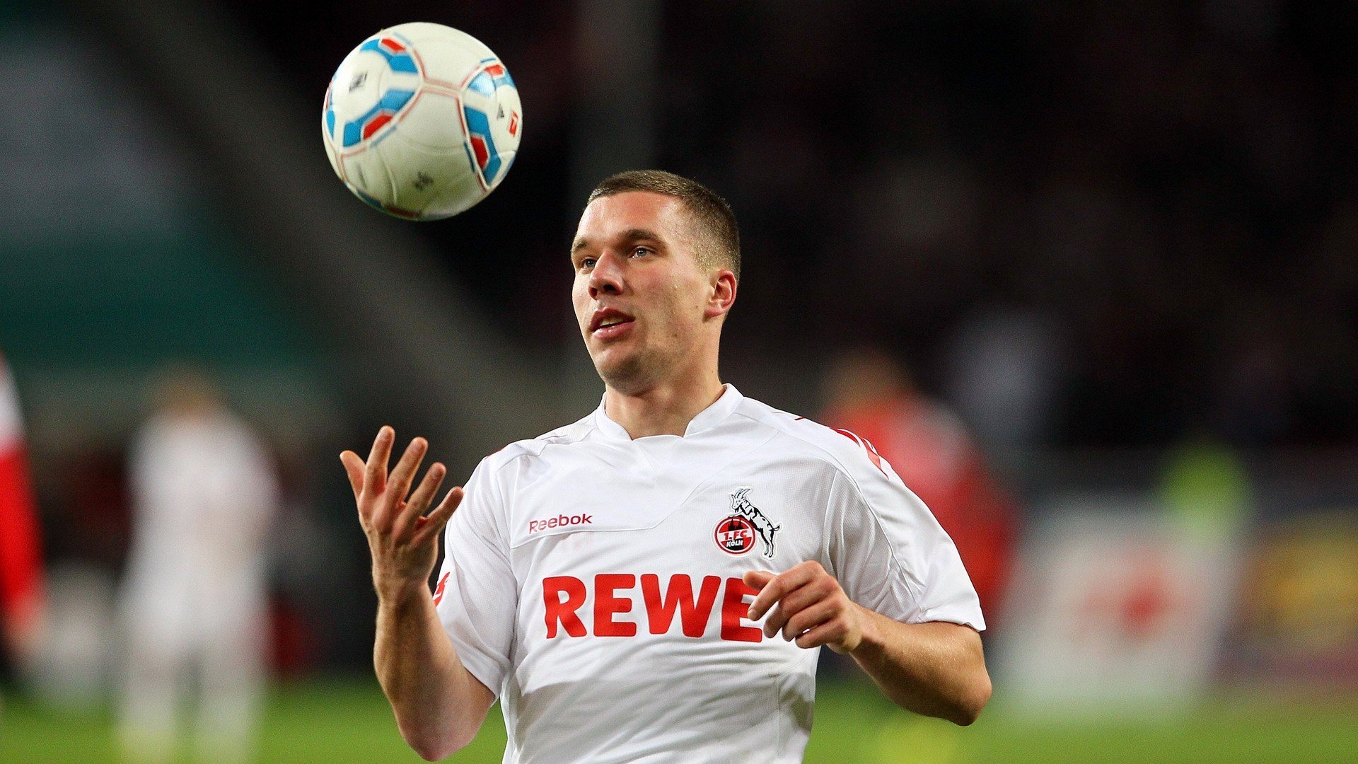 波兰队的未来：如何通过国际比赛积累经验，提升自信心，波兰队实力如何