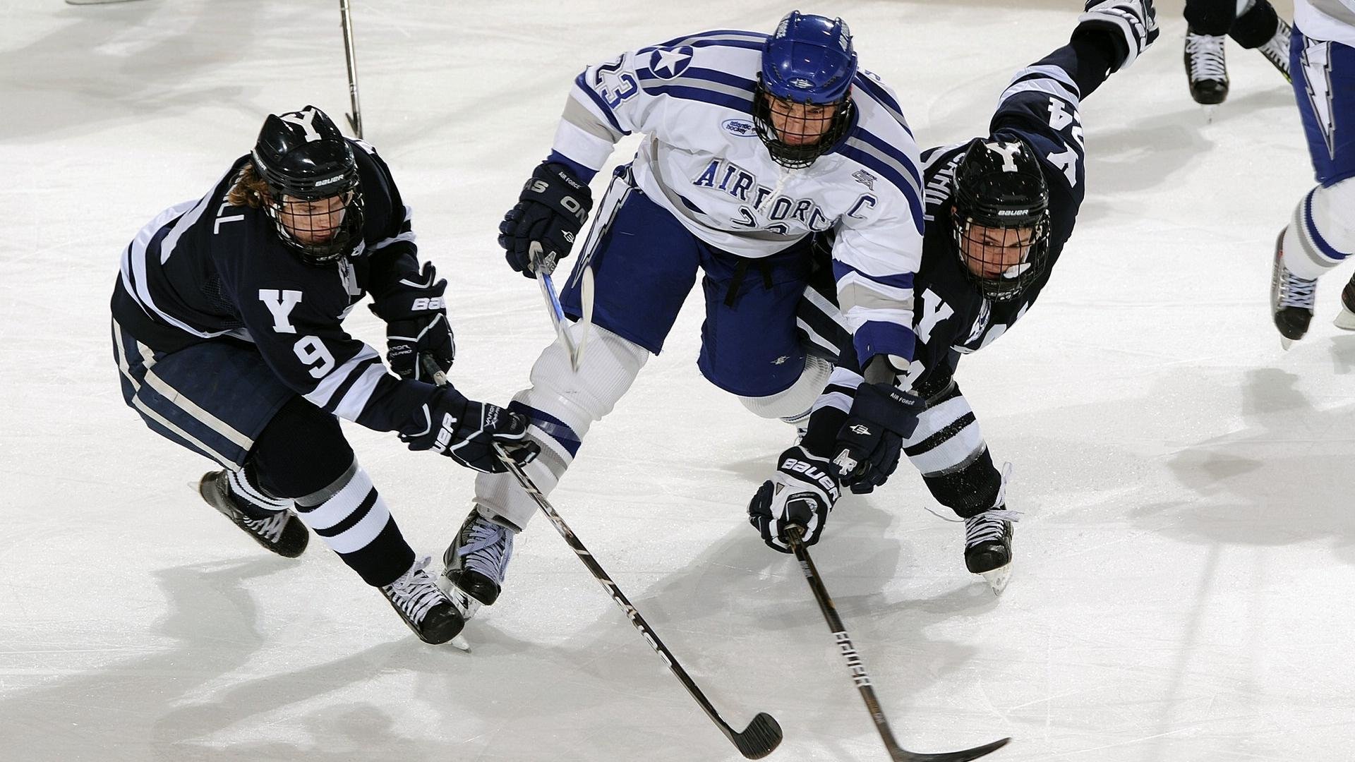 青少年足球运动与智能硬件结合，打造未来运动新生态，青少年足球运动蔚然成风